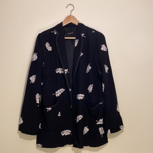 Anthropologie Capulet black and white Leaf print relaxed fit blazer. Size S - Picture 2 of 8
